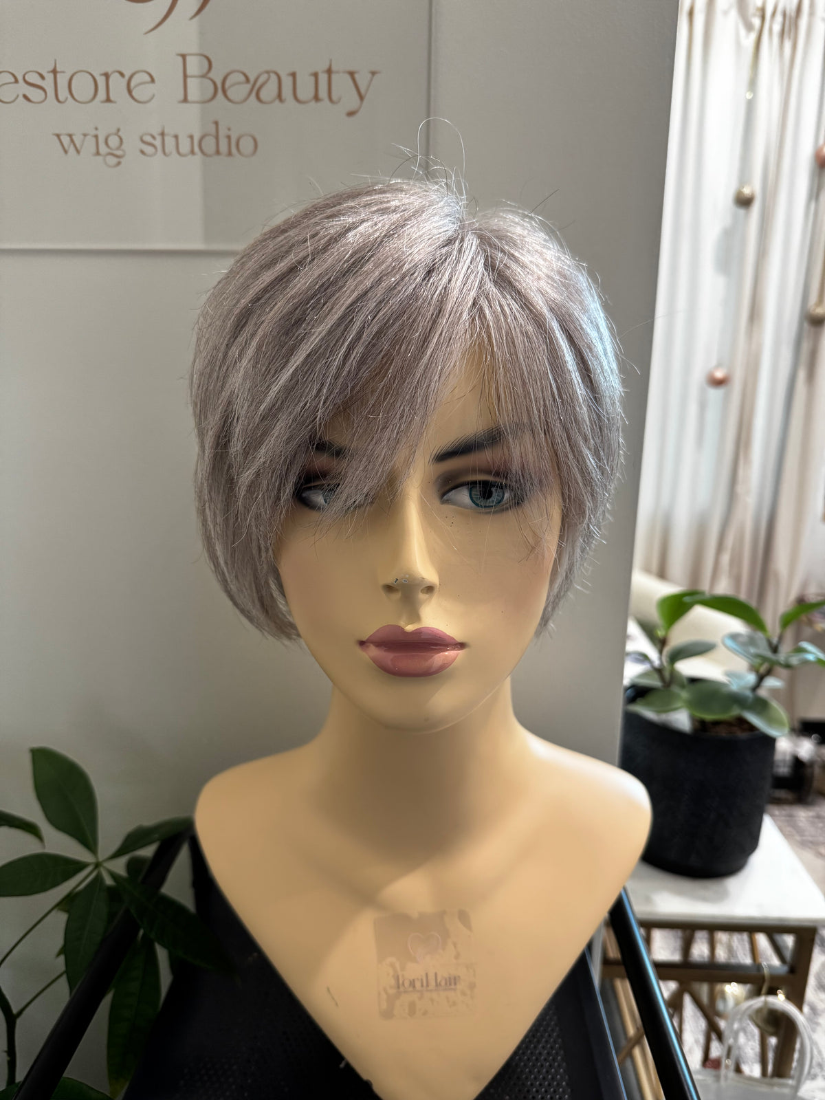 JANET SHORT LACE FRONT WIG SILVER FOX G50