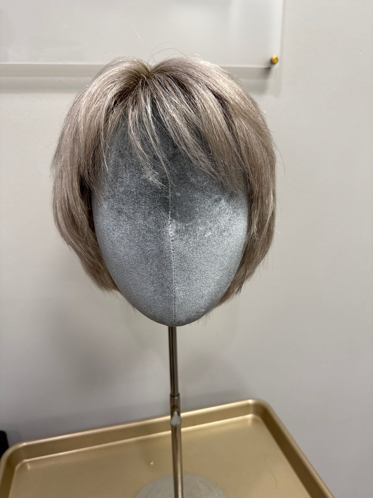 JANET SHORT LACE FRONT WIG MOONSTONE G80