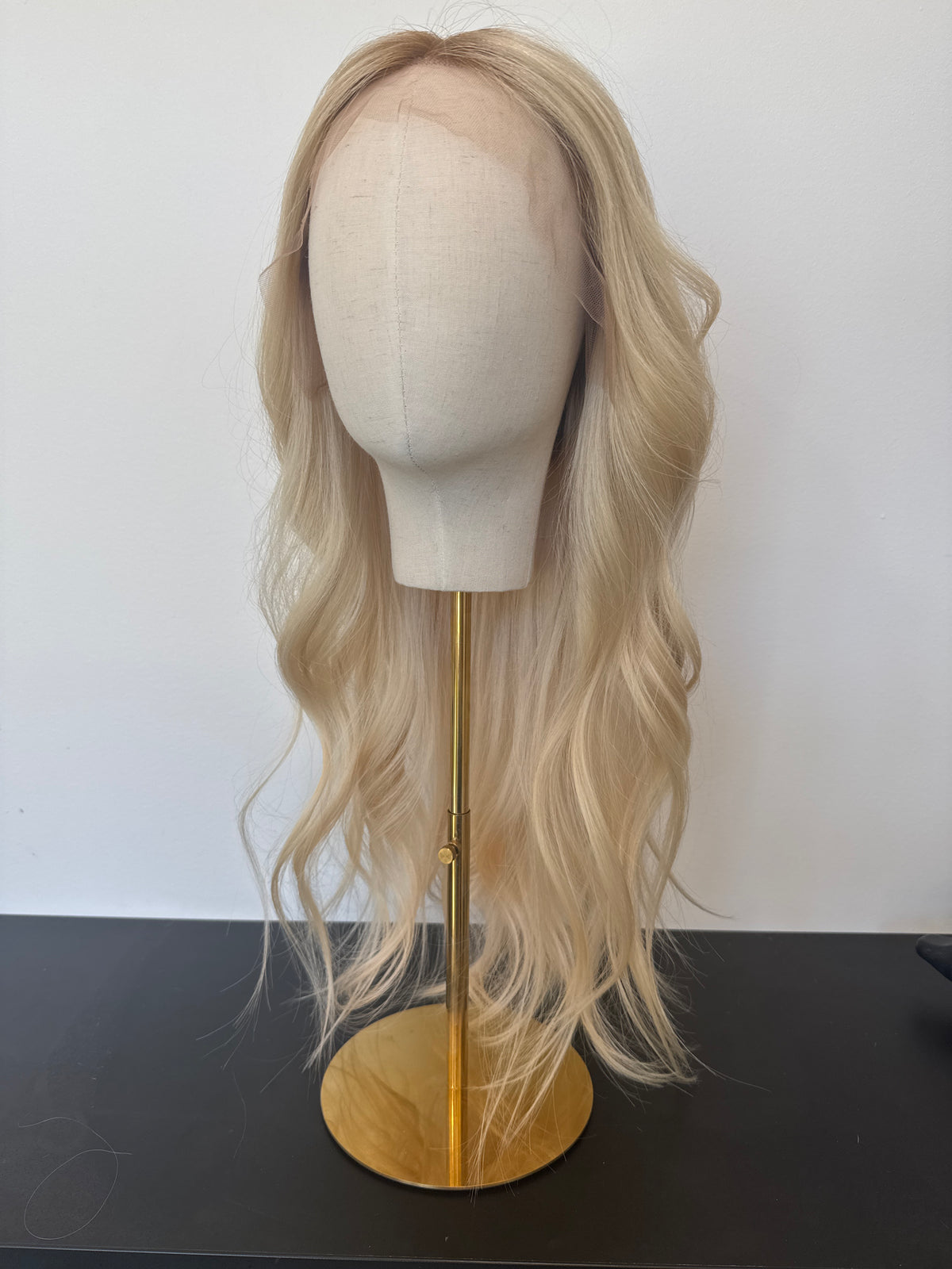 20" WHITE BLONDE W/ROOTS LACE FRONT WIG MEDIUM