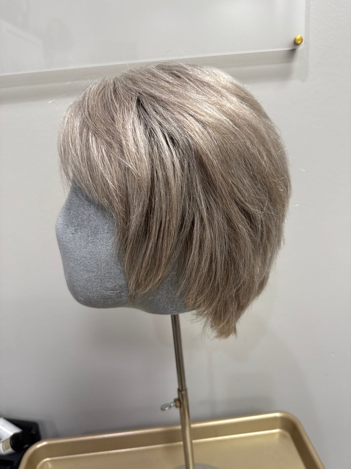 JANET SHORT LACE FRONT WIG MOONSTONE G80