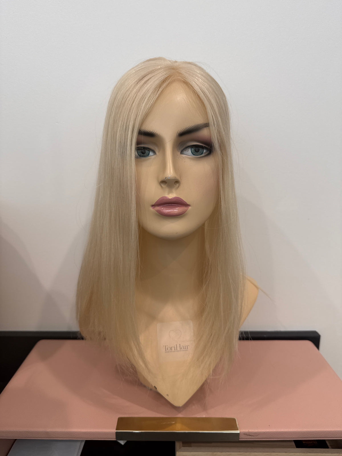 Elise Mono Hair Topper 4.75x6.5 base 14" Length Platinum blonde 60